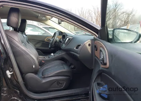 2015 Chrysler 200 C z USA, uszkodzony, nr VIN 1C3CCCEG2FN618531